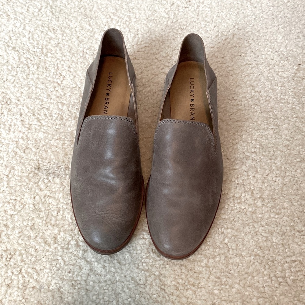Like new lucky brand genuine leather low heel loafers